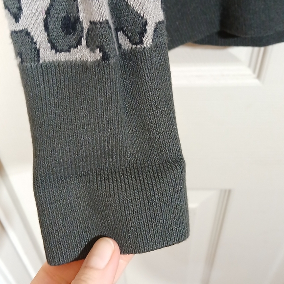 Isaac Mizrahi Animal Print Gray Black Sweater Large - Picture 7 of 7
